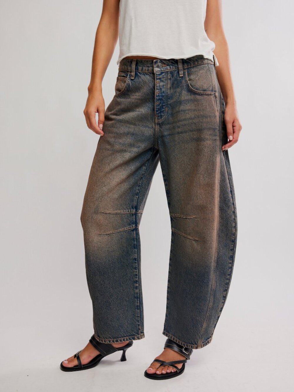 🆕 FREE PEOPLE We The Free Good Luck Mid-Rise Barrel Jeans / Lost In The Desert